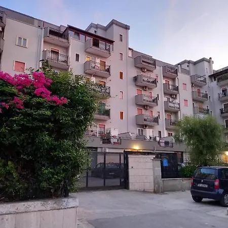 Hauze Apartman Trani